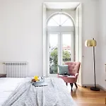 아파트 Guestready - Stunning Design In Chiado *