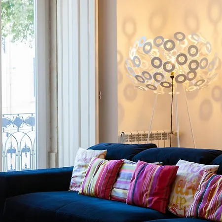 Joivy Stunning Design In Chiado Apartment Lisbon