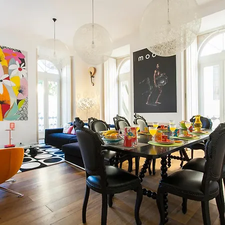Joivy Stunning Design In Chiado Apartment Lisbon