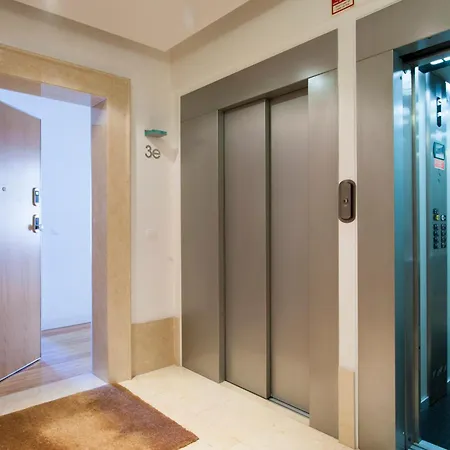 Joivy Stunning Design In Chiado Apartment